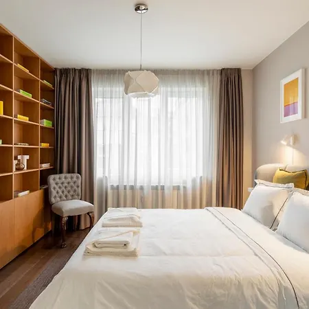 New High-end Designer 3br Апартамент *