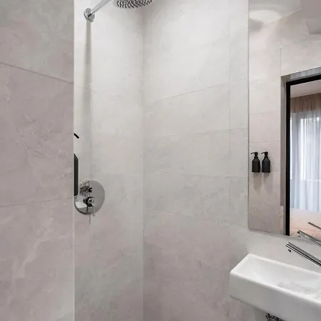 아파트 New High-end Designer 3br