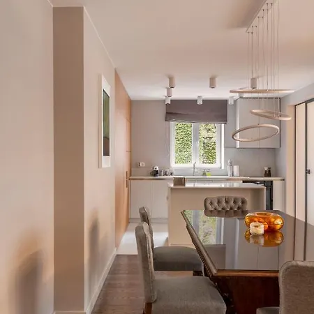 New High-end Designer 3br Free Parking סופיה