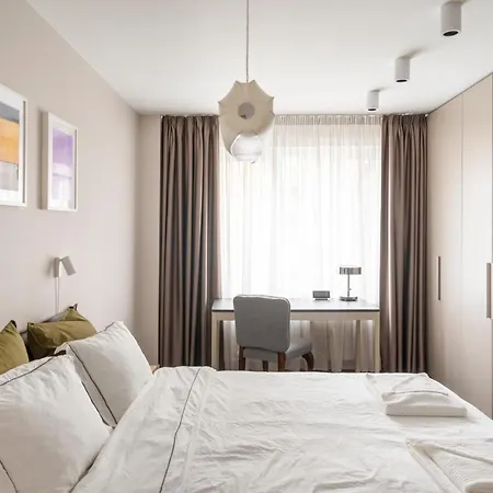 New High-end Designer 3br Free Parking Apartamento Sofía