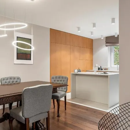 아파트 New High-end Designer 3br *