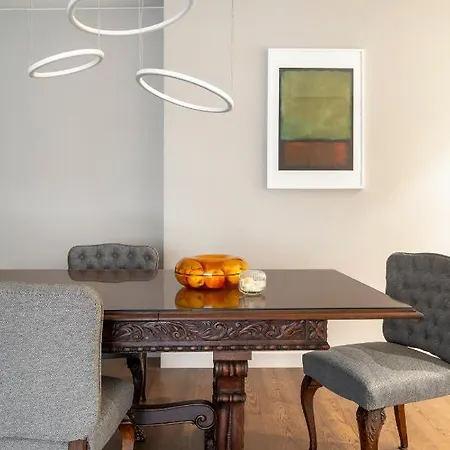 New High-end Designer 3br Free Parking *