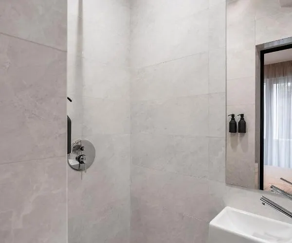 Апартаменты New High-end Designer 3br Free Parking