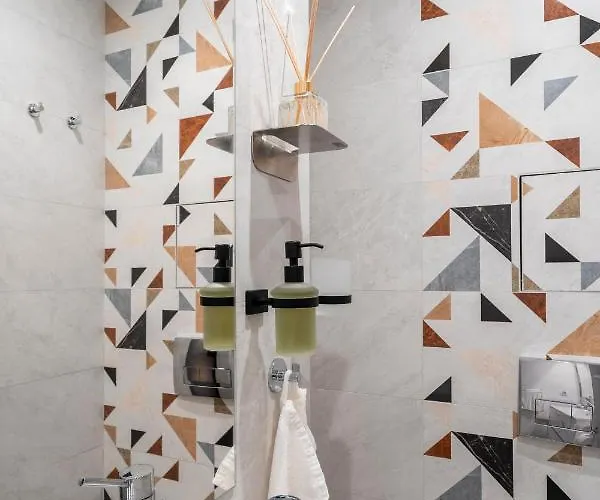 New High-end Designer 3br Free Parking Апартаменты *