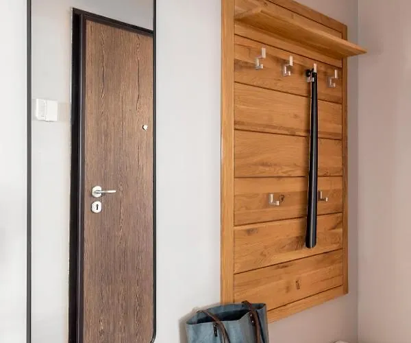 New High-end Designer 3br Free Parking Апартаменты