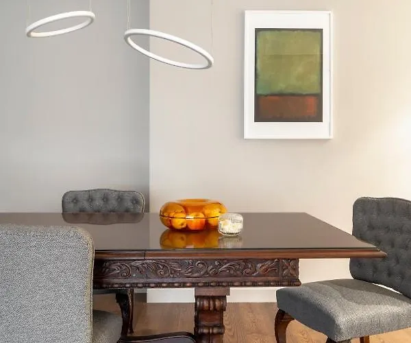 New High-end Designer 3br Free Parking *